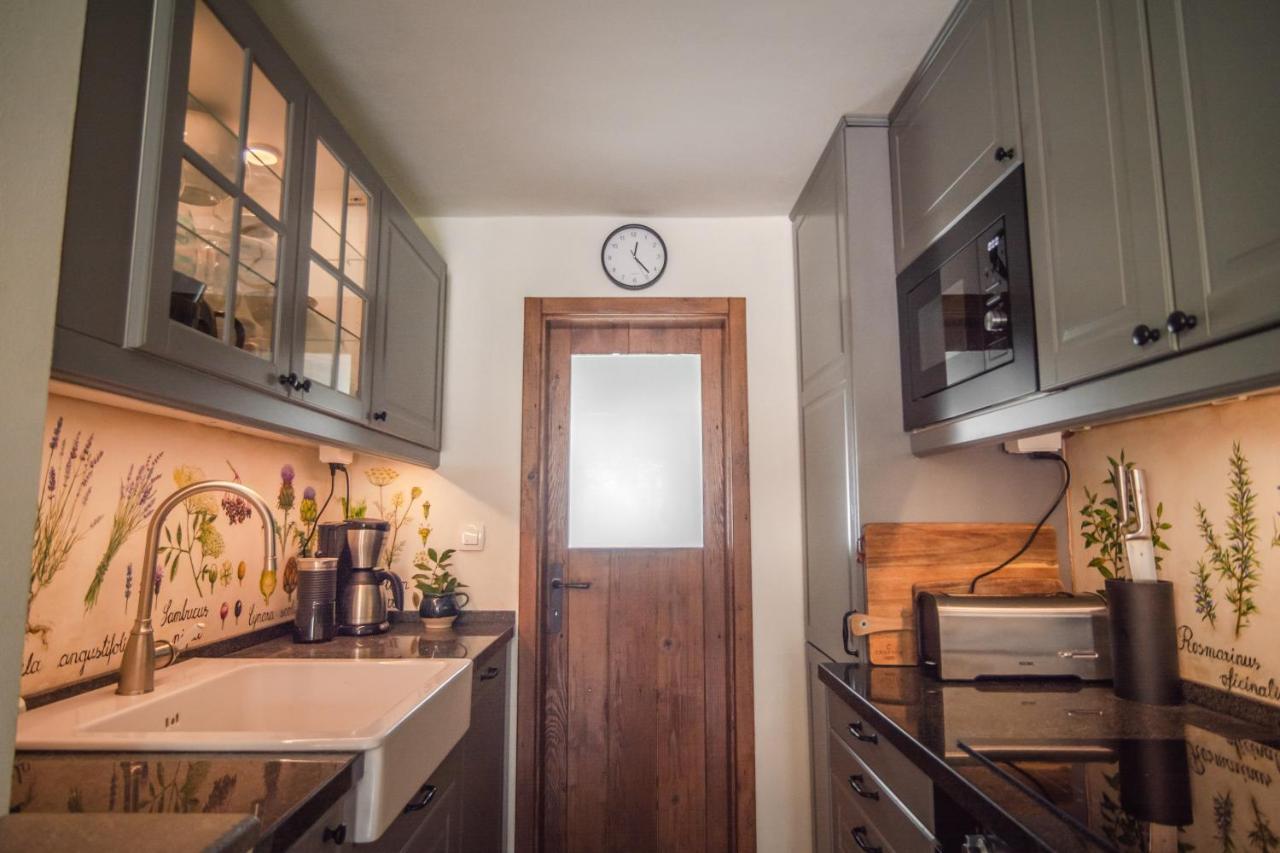 Kuninez, Holiday Home With Summer Kitchen Most na Soči Екстериор снимка